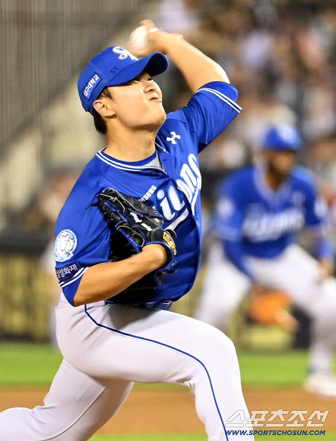 2일 잠실야구장에서 열린 삼성과 두산의 경기, 삼성 이승민이 역투하고 있다. 잠실=허상욱 기자wook@sportschosun.com/2025.07.02/