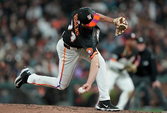 샌프란시스코 자이언츠가 핵심 셋업맨 타일러 로저스를 뉴욕 메츠로 트레이드했다. AFP연합뉴스