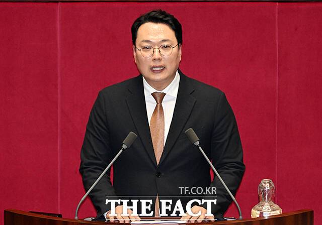 천하람 개혁신당 의원은 임광현 국세청장 후보자가 현역 국회의원이라는 점을 문제 삼으며, 권력기관의 독립성과 공정성 훼손에 우려를 표했다. /국회=배정한 기자