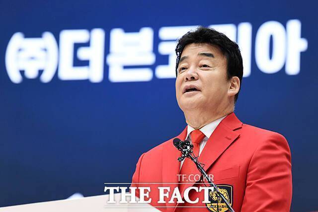 백종원이 이끄는 더본코리아가 하반기 반등을 위해 전면 쇄신에 나섰다. /서예원 기자
