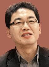 김동식 문학평론가