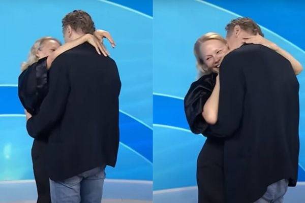 생방송 중 입을 맞추는 할리우드 배우 리암 니슨과 파멜라 앤더슨의 모습. /투데이쇼 유튜브