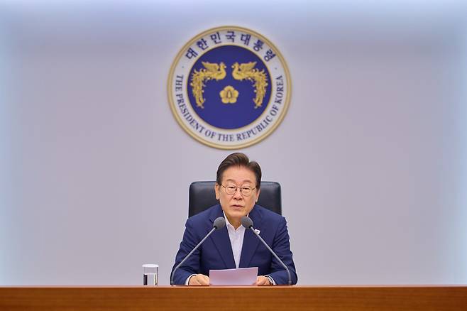 이재명 대통령이 30일 서울 용산 대통령실 청사에서 열린 비상경제점검 태스크 포스(TF) 3차 회의에서 발언을 하고 있다. /대통령실 제공.