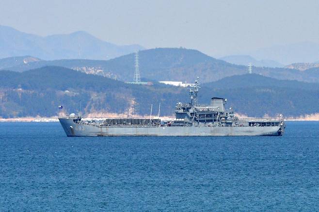 해군 향로봉함(LST-683)2018.4.8/뉴스1