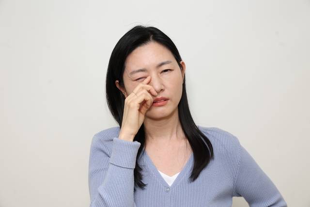 여름철 다수와 접촉하는 곳에 다녀온 후 통증, 이물감 등이 느껴진다면 유행성 각·결막염일 가능성이 있다.