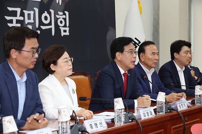 송언석 비상대책위원장 발언      (서울=연합뉴스) 박동주 기자 = 국민의힘 송언석 비상대책위원장 겸 원내대표가 31일 국회에서 열린 비상대책위원회의에서 발언하고 있다. 2025.7.31     pdj6635@yna.co.kr (끝)