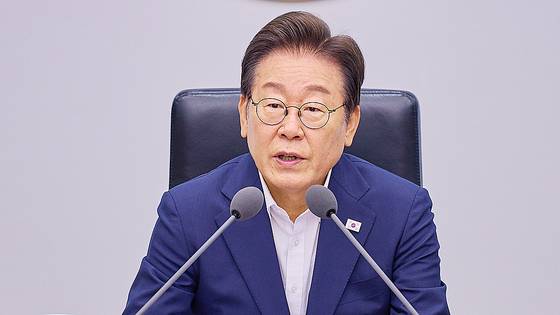 이재명 대통령이 30일 서울 용산 대통령실 청사에서 열린 비상경제점검 태스크 포스(TF) 3차 회의에서 발언을 하고 있다. 사진 대통령실