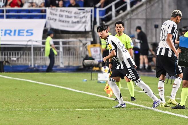 교체로 들어간 박승수(왼쪽). [사진 쿠팡플레이]