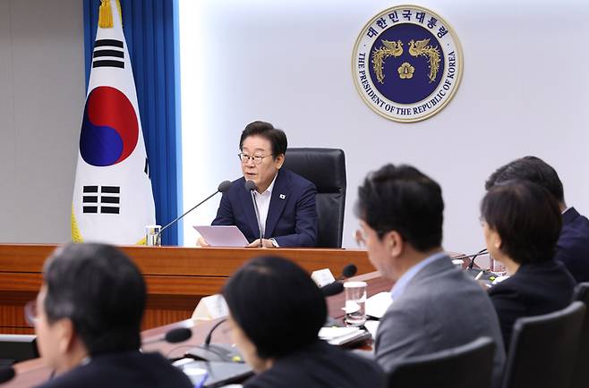 이재명 대통령이 30일 서울 용산 대통령실에서 열린 비상경제점검TF에서 모두발언을 하고 있다. [김호영 기자]