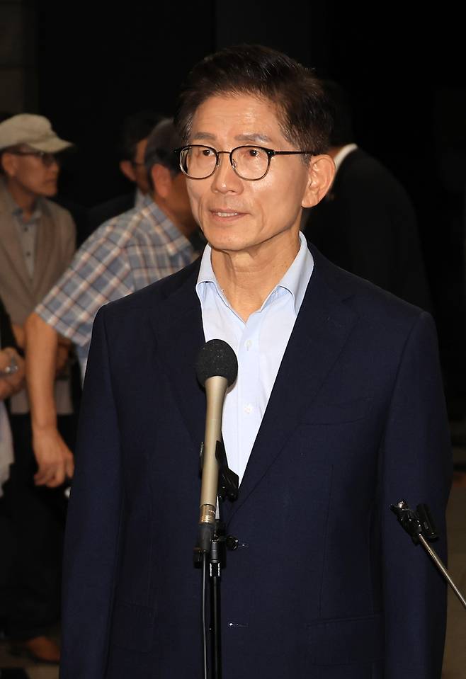 국민의힘 당대표 선거에 나선 김문수 전 고용노동부 장관이 지난 30일 서울 용산구 전쟁기념관에서 전사자비 참배를 마치고 발언하고 있다. [사진 출처 = 연합뉴스]