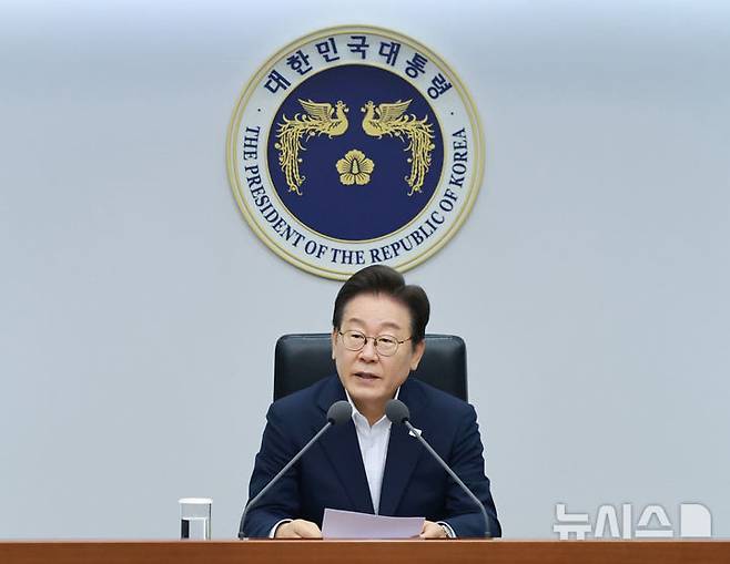 [서울=뉴시스] 고범준 기자 = 이재명 대통령이 30일 서울 용산 대통령실 청사에서 열린 비상경제점검 태스크포스(TF) 3차회의에서 발언하고 있다. (대통령실통신사진기자단) 2025.07.30. bjko@newsis.com
