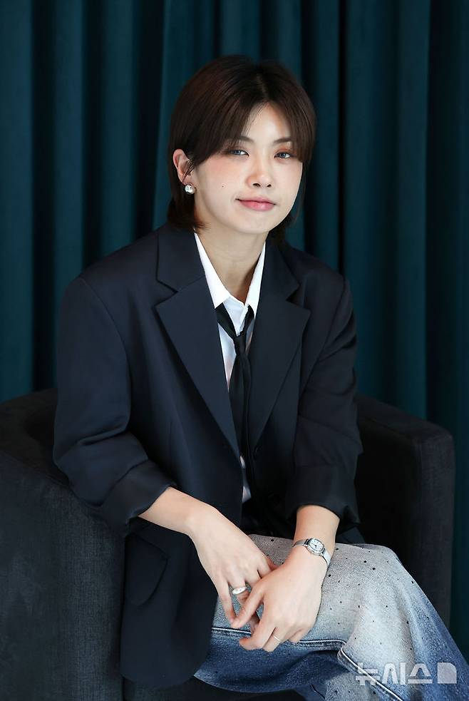 [서울=뉴시스] 김선웅 기자 = 뮤지컬 프리다의 레플레하 역으로 출연하는 댄서 아이키가 31일 서울 강남구 EMK뮤지컬컴퍼니에서 뉴시스와 인터뷰를 갖고 사진촬영을 하고 있다. 2025.07.31. mangusta@newsis.com