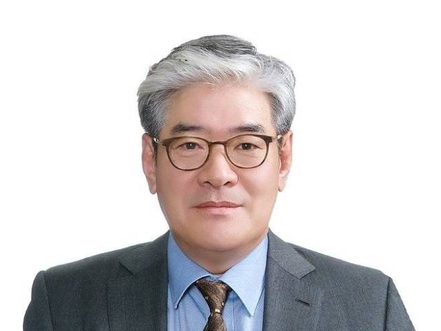 허경수 코스모그룹 회장.
