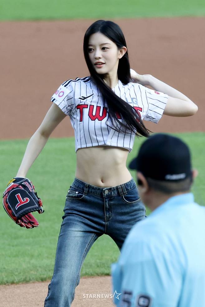 [포토] 민주 '시구 판정 야속해'