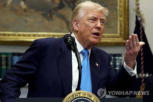 도널드 트럼프 미국 대통령 (워싱턴DC 로이터=연합뉴스) 2025년 7월 30일 백악관에서 보훈부 주택대출 프로그램 개혁법안에 서명한 후 발언하는 도널드 트럼프 미국 대통령. (REUTERS/Evelyn Hockstein) 2025.7.31.