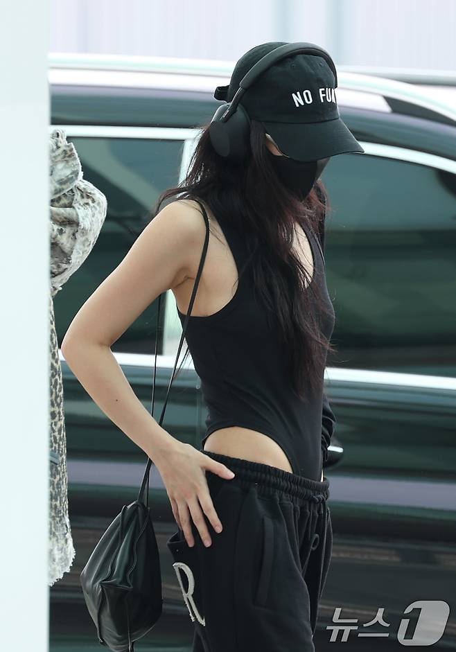 블랙핑크 제니가 힙한 바디수트룩을 선보였다. ⓒ News1 권현진 기자