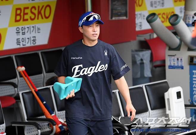 트레이드 첫날부터 훈련을 준비하는 손아섭.