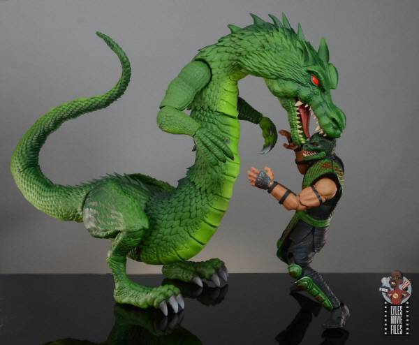 이런 식으로 집어 삼킨다.