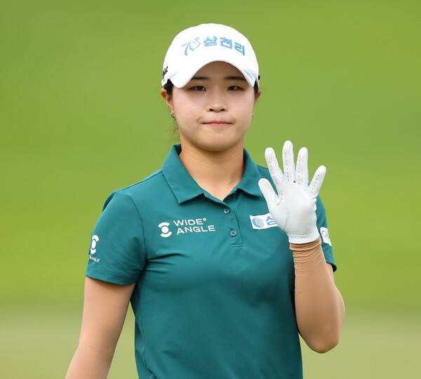 2025년 한국여자프로골프(KLPGA) 투어는 신설 대회인 오로라월드 레이디스 챔피언십에 출전한 고지원 프로가 1라운드에서 경기하는 모습이다. 사진제공=KLPGA