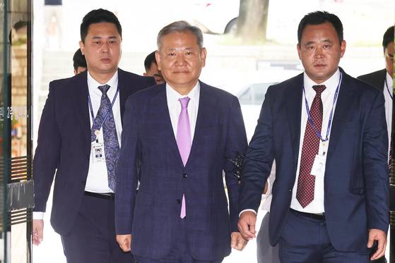 이상민 전 행정안전부 장관이 31일 오후 구속전피의자 심문(영장실질심사)을 받기 위해 서울 서초동 서울중앙지법으로 출석하고 있다. 장진영 기자