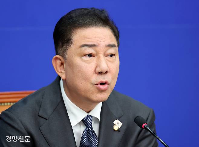 김병기 더불어민주당 대표 직무대행 겸 원내대표가 1일 국회에서 열린 최고위원회의에 참석해 발언하고 있다. 박민규 선임기자