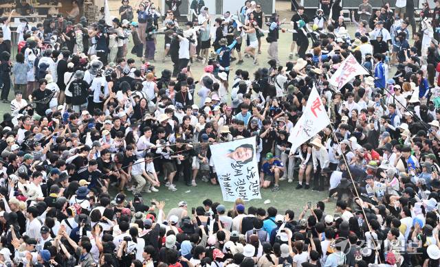 슬램으로 하나 되는 인천펜타포트 락 페스티벌. 조병석기자