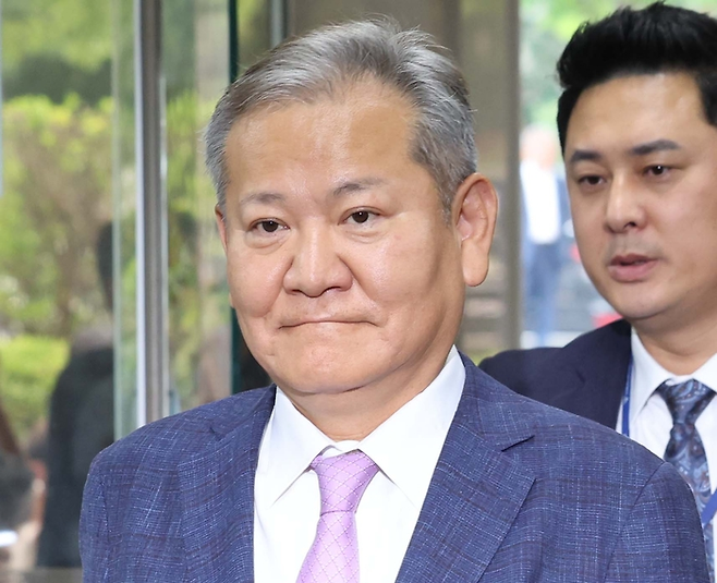12·3 비상계엄 당시 ‘언론사 단전·단수’를 지시한 의혹을 받는 이상민 전 행정안전부 장관이 31일 서울 서초구 서울중앙지방법원에서 열린 구속 전 피의자 심문(영장실질심사)에 출석하고 있다. [한주형 기자]