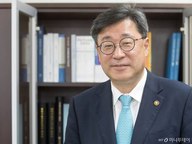 박윤규 정보통신산업진흥원장이 31일 기자간담회를 열고  AI 추진전략 및 조직개편 방안을 설명했다./사진=과학기술정보통신부, 머니투데이DB