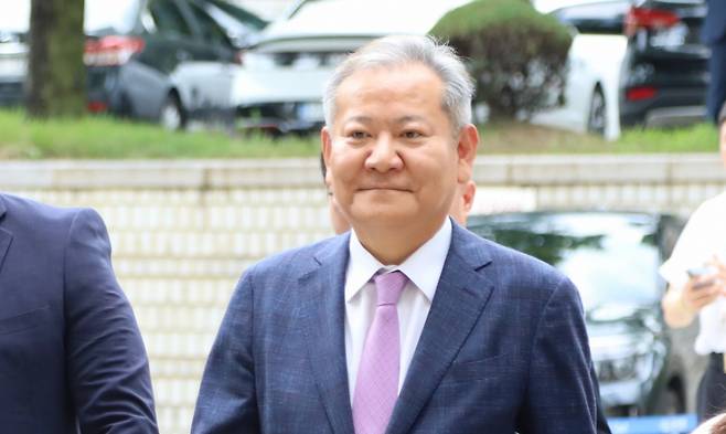 이상민 전 행정안전부 장관이 지난 31일 오후 서울 서초구 서울중앙지방법원에서 열릴 구속 전 피의자 심문에 출석하고 있다. 이 전 장관은 12·3 비상계엄 당시 '언론사 단전·단수'를 지시한 의혹을 받고 있다/사진=뉴스1