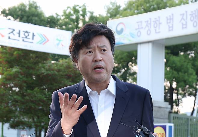 이재명 대통령의 복심으로 꼽혔던 김용 전 민주연구원 부원장이 지난해 5월8일 보석 석방돼 서울구치소를 나선 모습. ⓒ연합뉴스