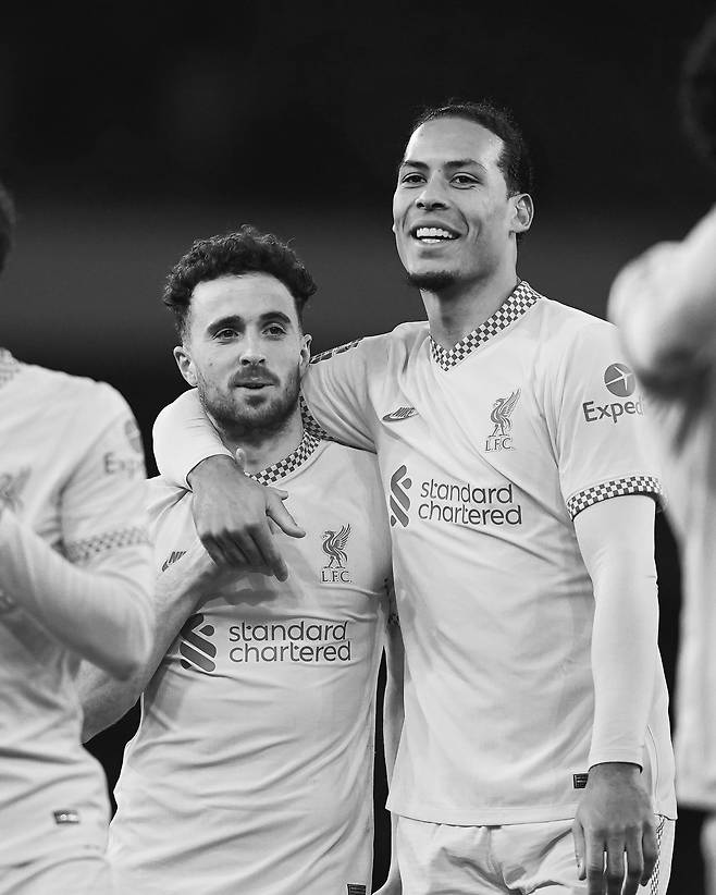 조타와 반 다이크. 반 다이크 SNS