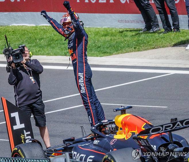 머신위에서 포효하는 막스 페르스타펀 [EPA=연합뉴스]
