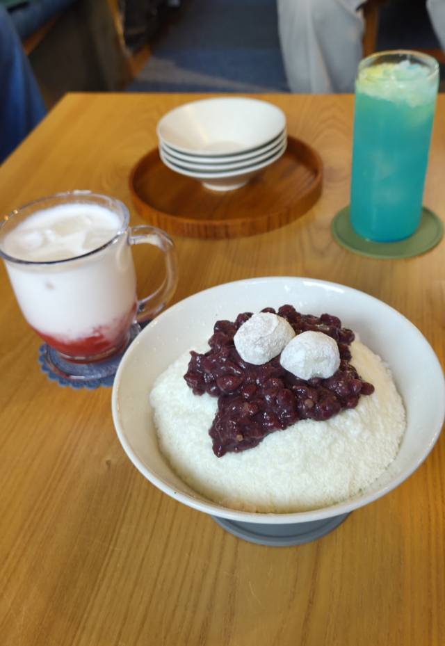팥빙수와 단계딸기라테,여름바다에이드