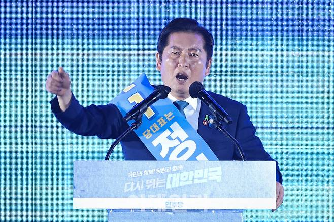 [이데일리 방인권 기자] 정청래 더불어민주당 당대표 후보가 2일 경기 고양시 킨텍스에서 열린 제2차 임시전국당원대회에서 정견발표를 하고 있다.