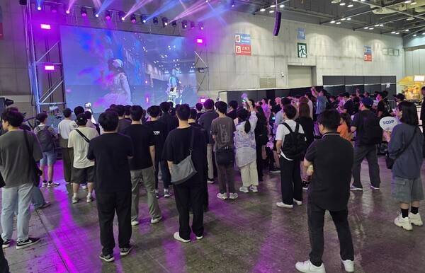 - 메인 스테이지 프로그램 존재감이 강했다