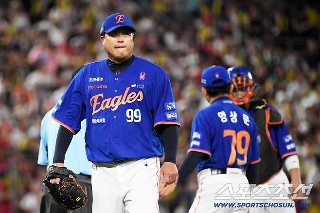 선두 타자 최형우를 범타 처리했지만 투구수 가 늘어난 것이 아쉬웠다.