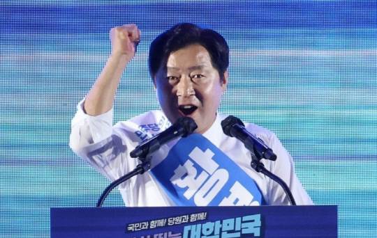 더불어민주당 황명선 최고위원 후보가 2일 고양 킨텍스에서 열린 전국당원대회에서 정견발표를 하고 있다. 연합뉴스