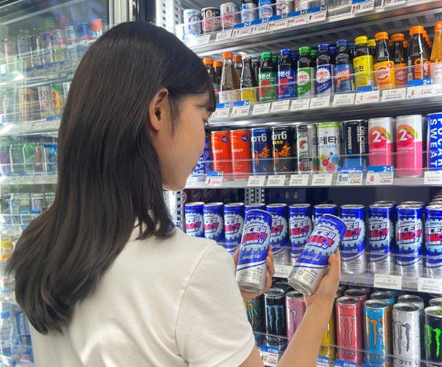 GS25는 동아제약과 손잡고 6월 25일 내놓은 얼박사가 지난달 에너지음료 매출 1위에 올랐다고 1일 밝혔다. GS리테일 제공