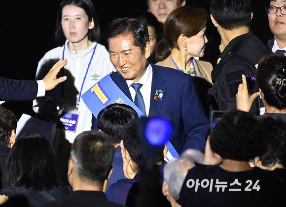 정청래 더불어민주당 당대표 후보가 2일 오후 경기 고양시 일산서구 킨텍스에서 열린 제2차 임시전국당원대회에 참석하고 있다. [사진=곽영래 기자]