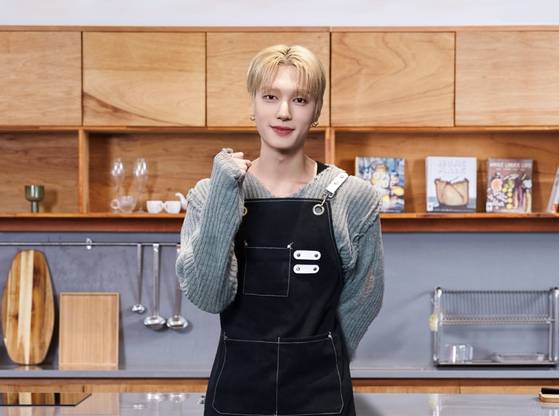 에이티즈 멤버들은 요리를 잘하는 멤버로 우영을 꼽았다. 먹는 것보다 요리하는 것을 더 즐긴다는 우영은 '뭘 먹고 자랐길래'촬영 현장에서도 뛰어난 요리 실력을 선보였다. 사진 HOGER