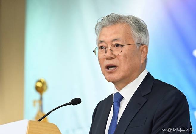 문재인 전 대통령이 지난 4월 25일 서울 여의도 국회도서관에서 열린 4.27 판문점선언 7주년 기념식에서 기념사를 하고 있다. /사진=뉴시스