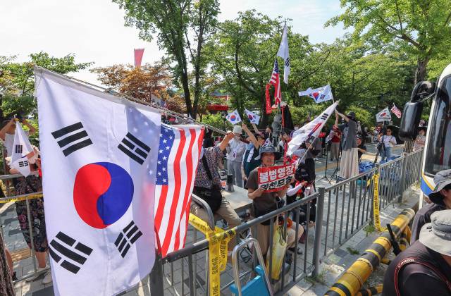 서울구치소 앞 윤 전 대통령 지지자들. 연합뉴스