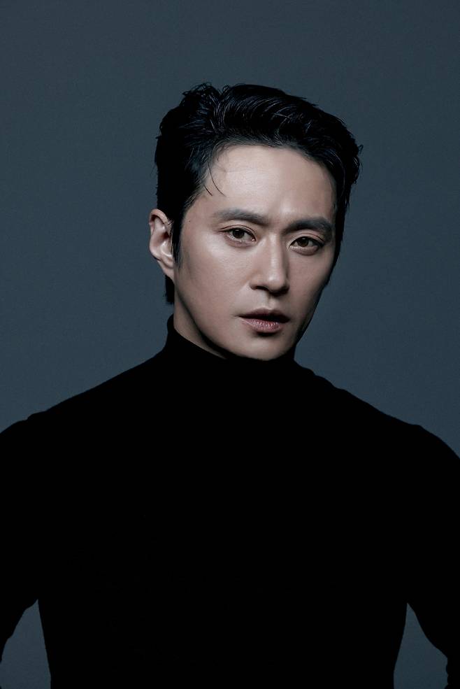 배우 김성규 컴퍼니온