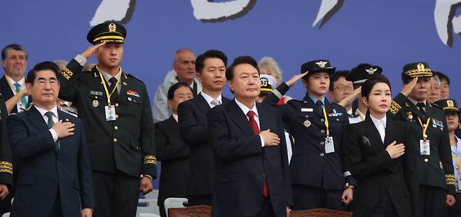 계엄은 대체 누구를 위한 것이었을까.[사진｜뉴시스]