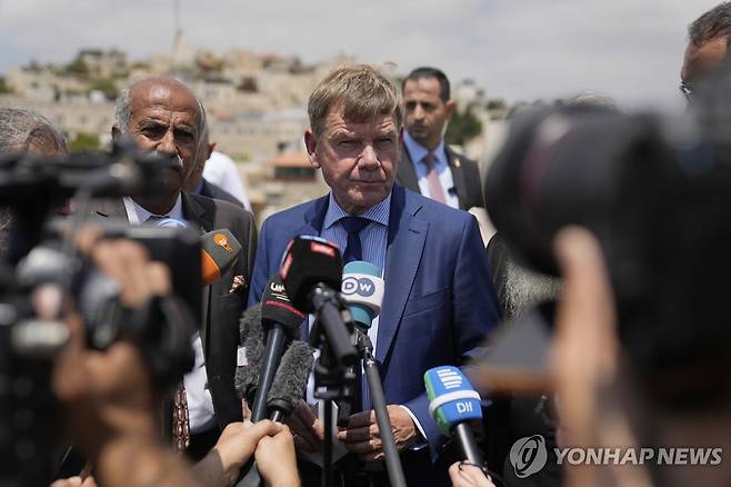 요르단강 서안 방문한 요한 바데풀 독일 외무장관 [AP 연합뉴스. 재판매 및 DB 금지]