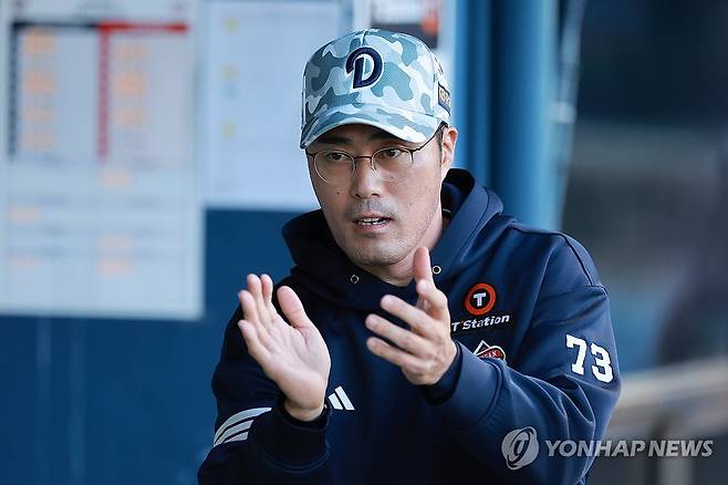 두산 조성환 감독 대행 [연합뉴스 자료사진]