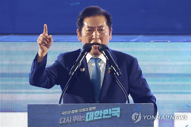 정청래 신임 당대표 수락연설 (고양=연합뉴스) 김주성 기자 = 더불어민주당 정청래 신임 당대표가 2일 고양 킨텍스에서 열린 전국당원대회에서 당대표직 수락연설을 하고 있다. 2025.8.2 utzza@yna.co.kr