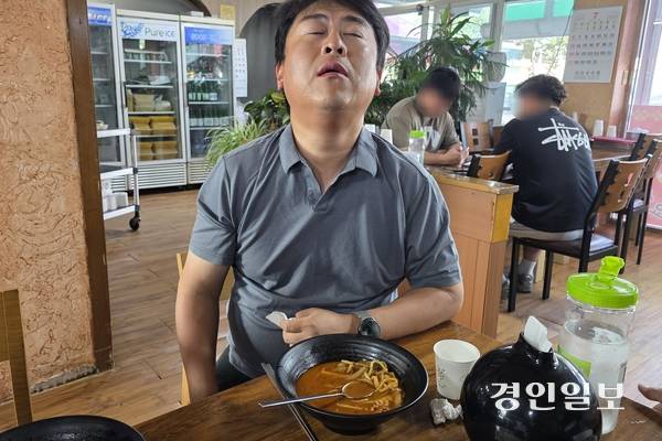 사나이는 태어나서 세 번 운다고 했던가. 이날만 세 번 울었다. /황성규기자 homerun@kyeongin.com