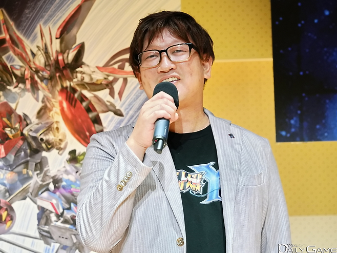 한국 팬들의 취향도 적극 고려했음을 강조했다.