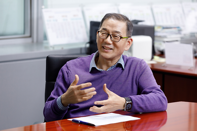 하용민 LG디스플레이 품질경영센터장(부사장). 〈사진 LG디스플레이 제공〉